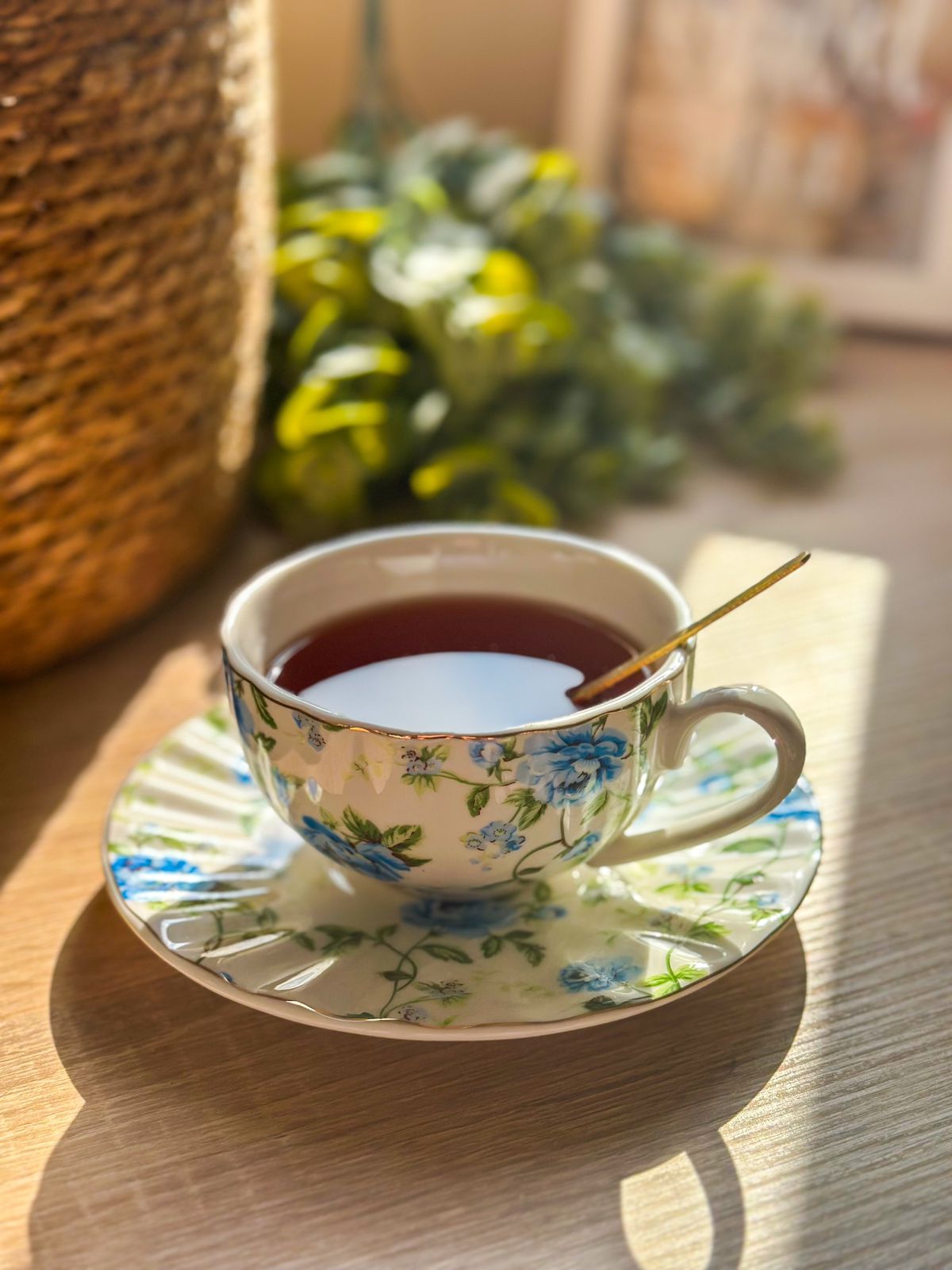 Blue Vintage Floral Ceramic Tea Cup
