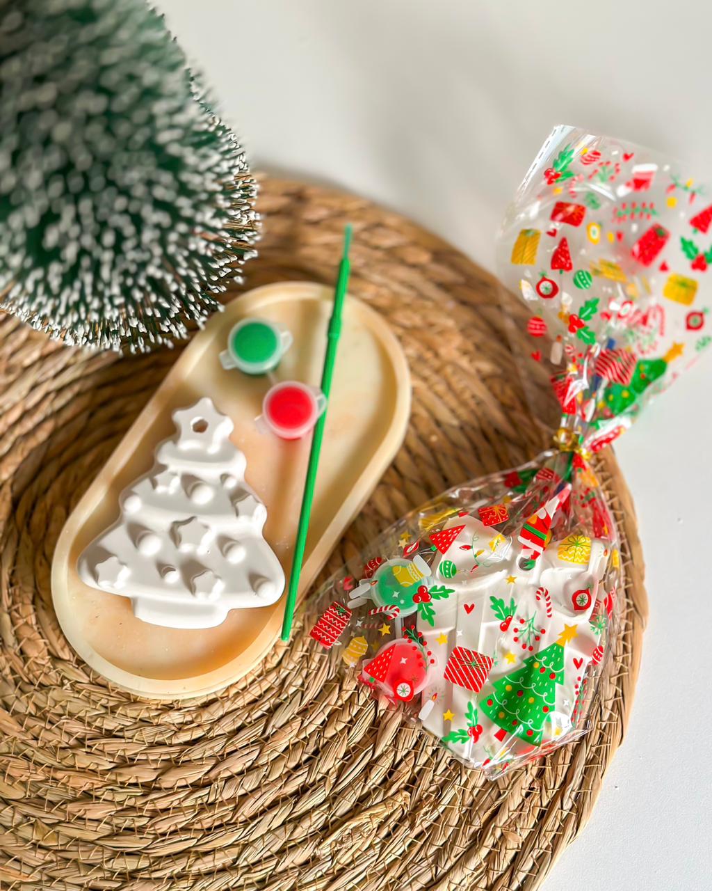 Festive Kids’ Gypsum Craft Pack