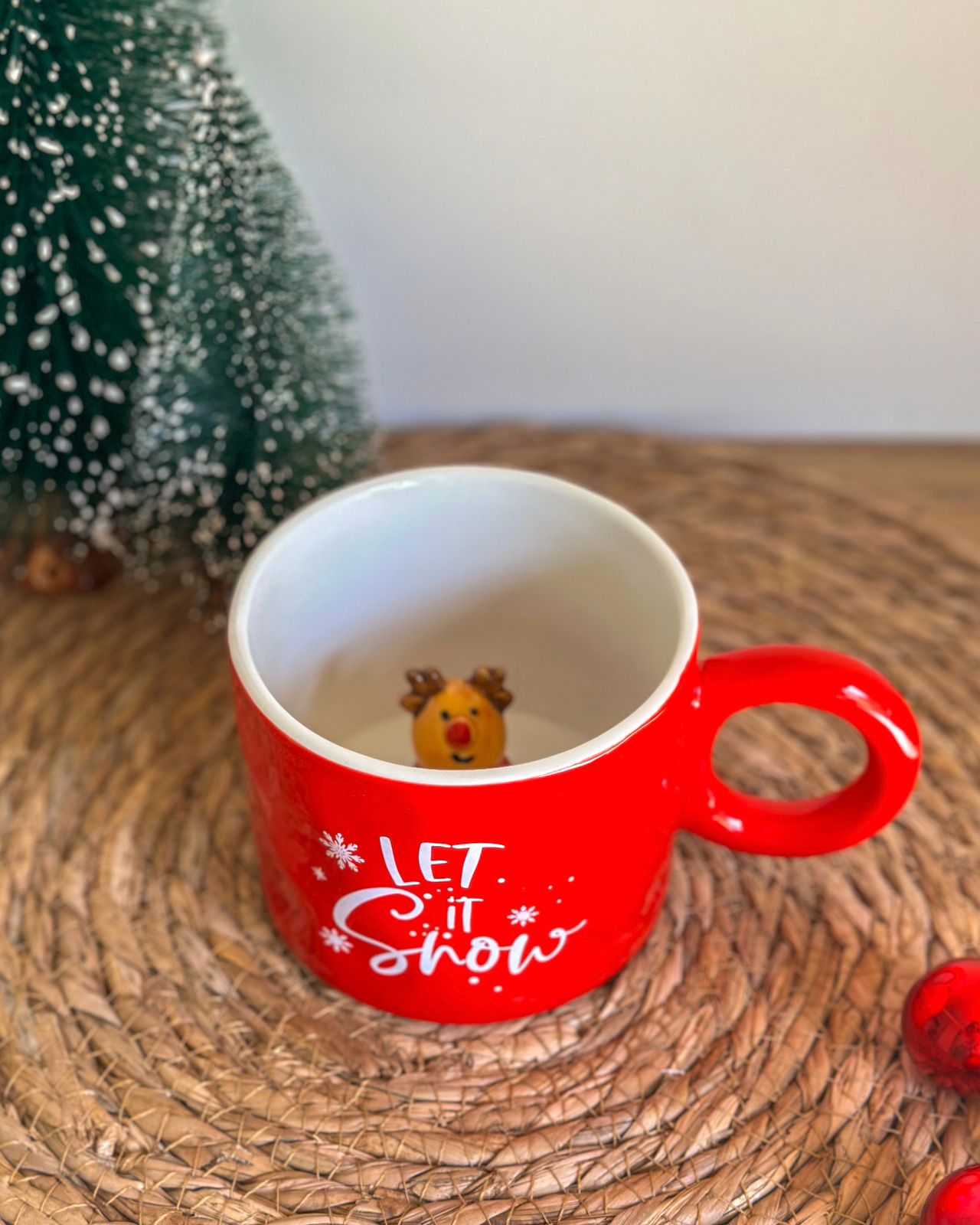 "Let It Snow" Reindeer Christmas Ceramic Cup