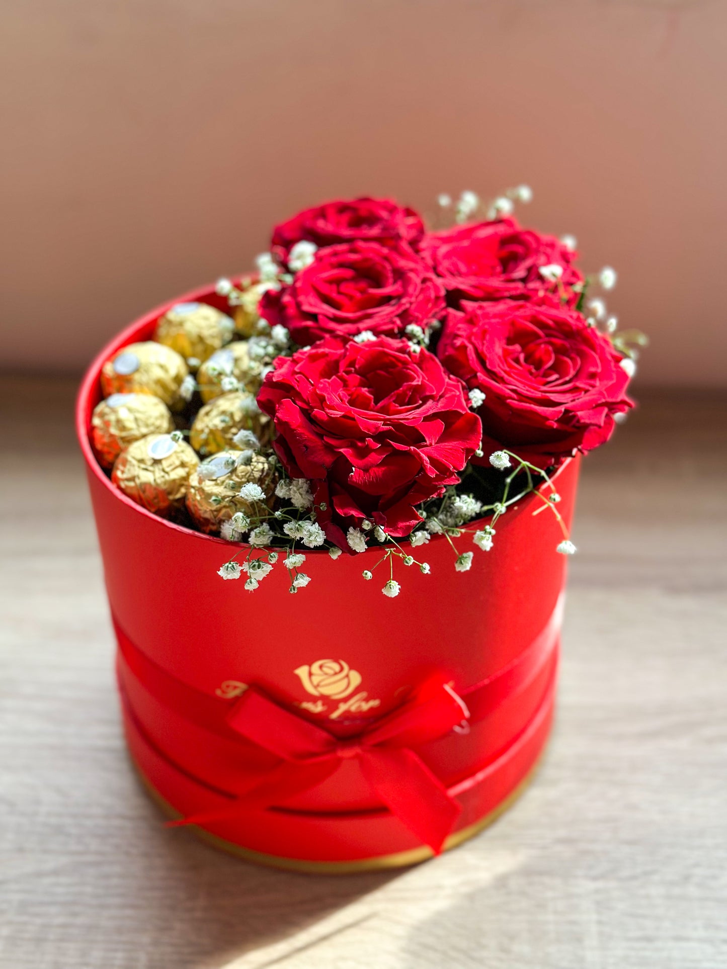 Chocolate & Artificial Roses Round Gift Box