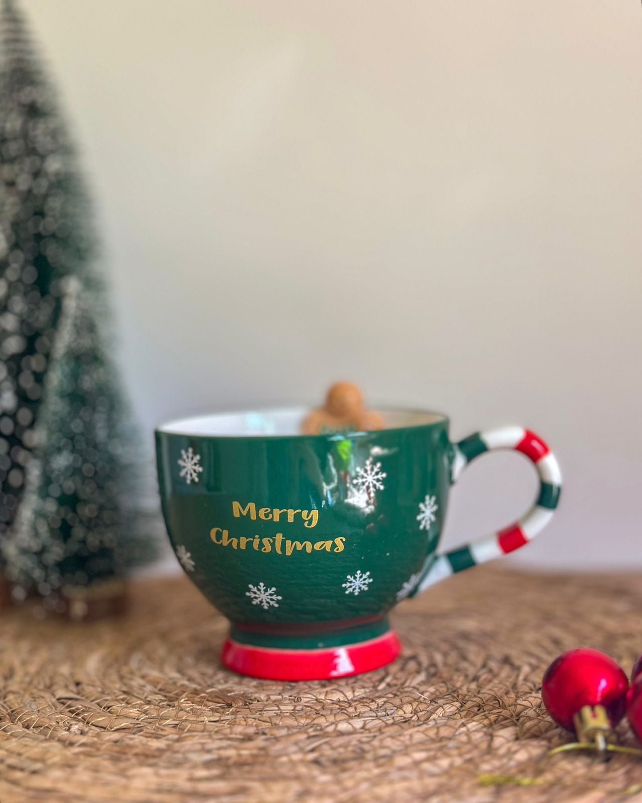 "MERRY CHRISTMAS" Cookie Green Ceramic Mug