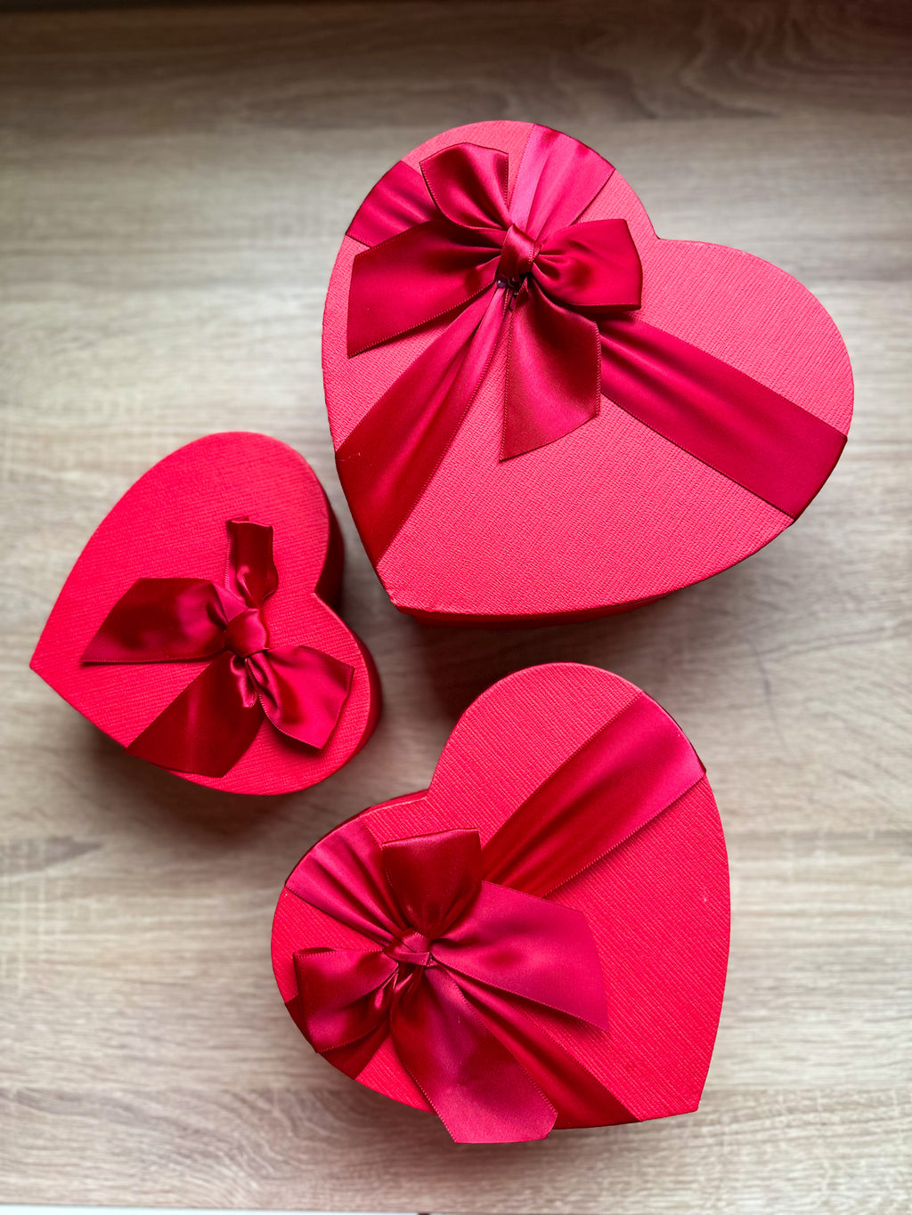 Mini Nutella Jars & Artificial Roses Heart Gift Box