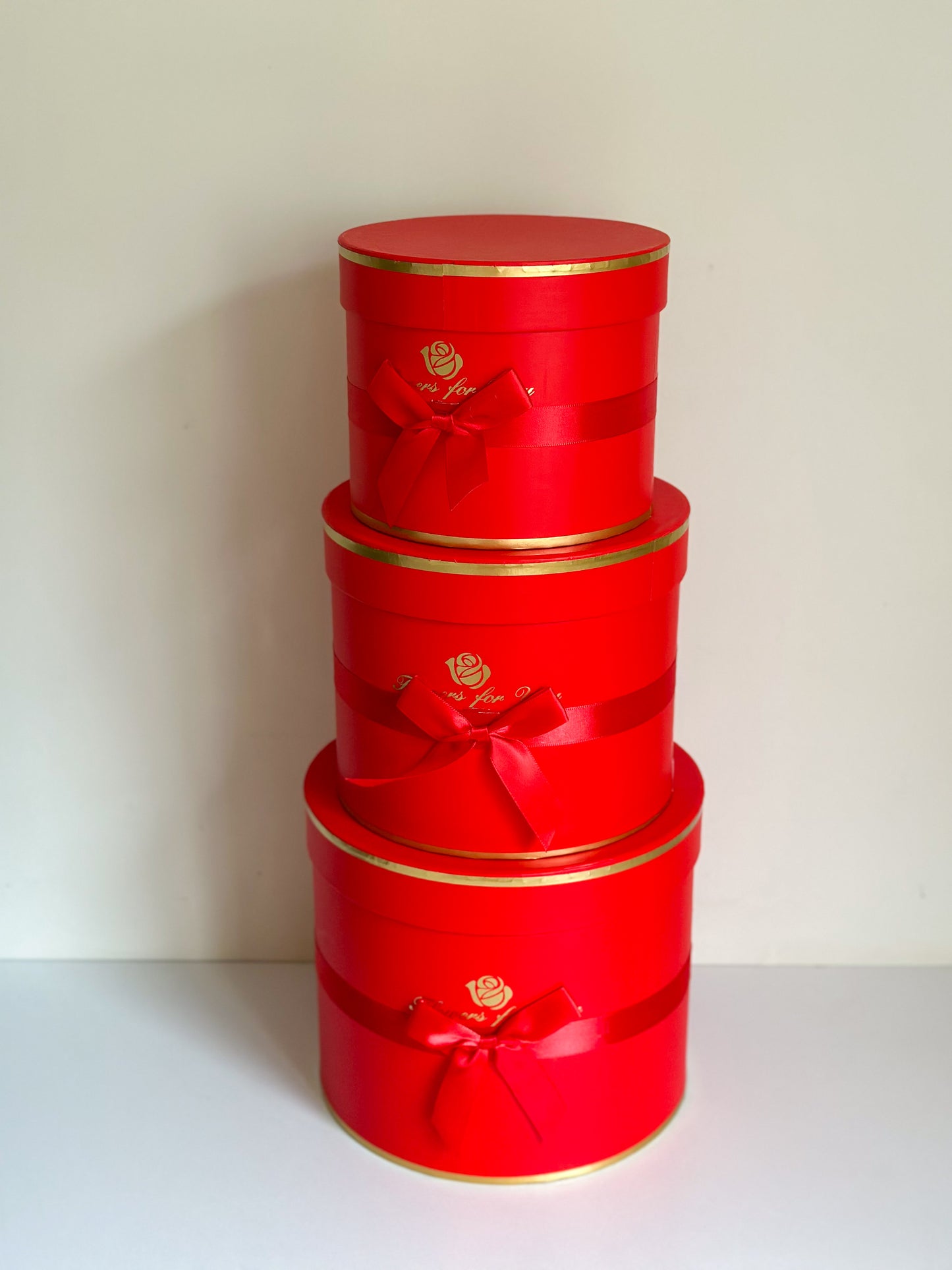 Chocolate & Artificial Roses Round Gift Box