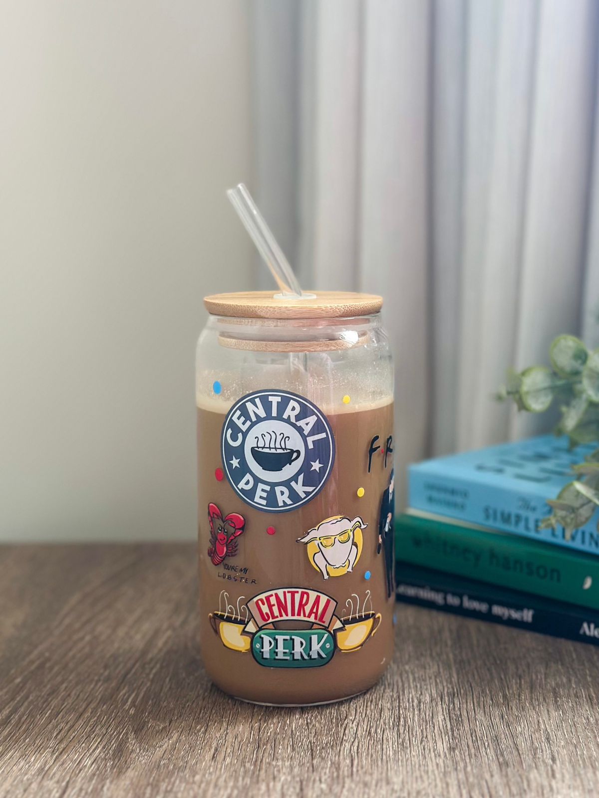 Friends Glass Cup With Straw