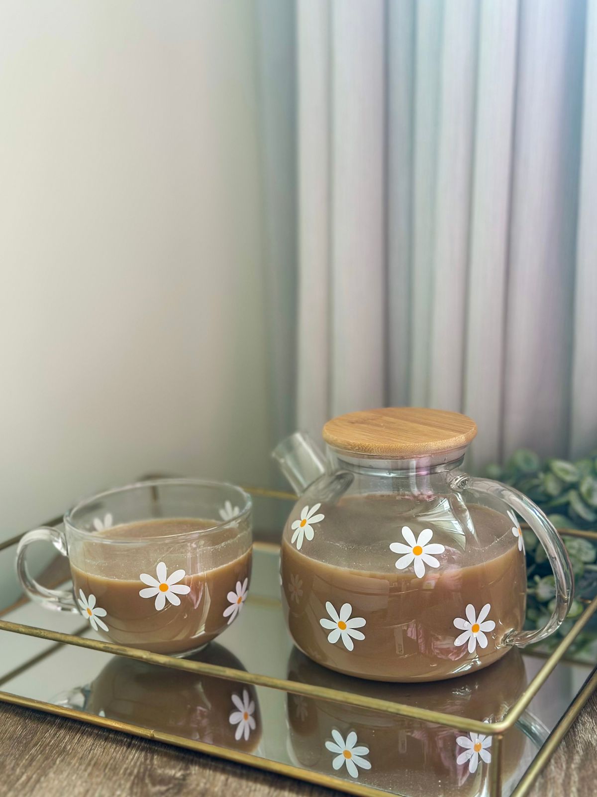 "Daisies" Premium Glass Tea Pot & Glass Cup Set